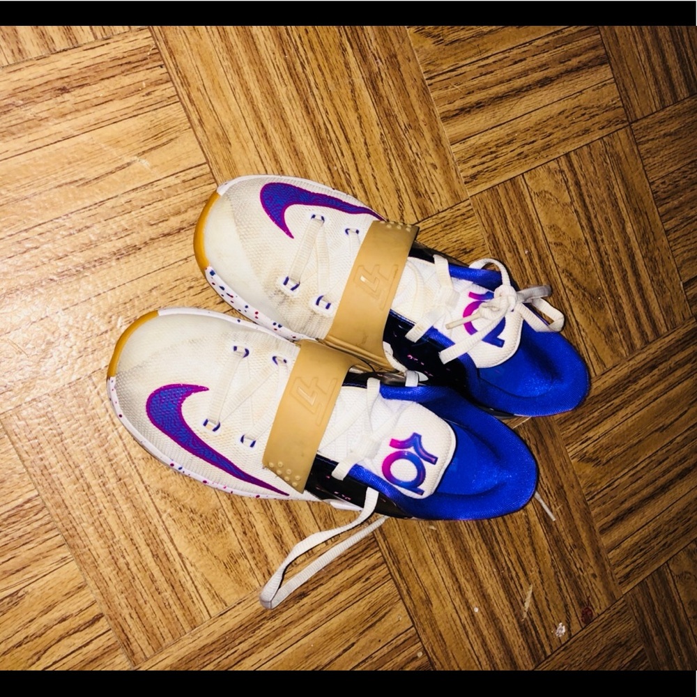 Kids kd sneakers